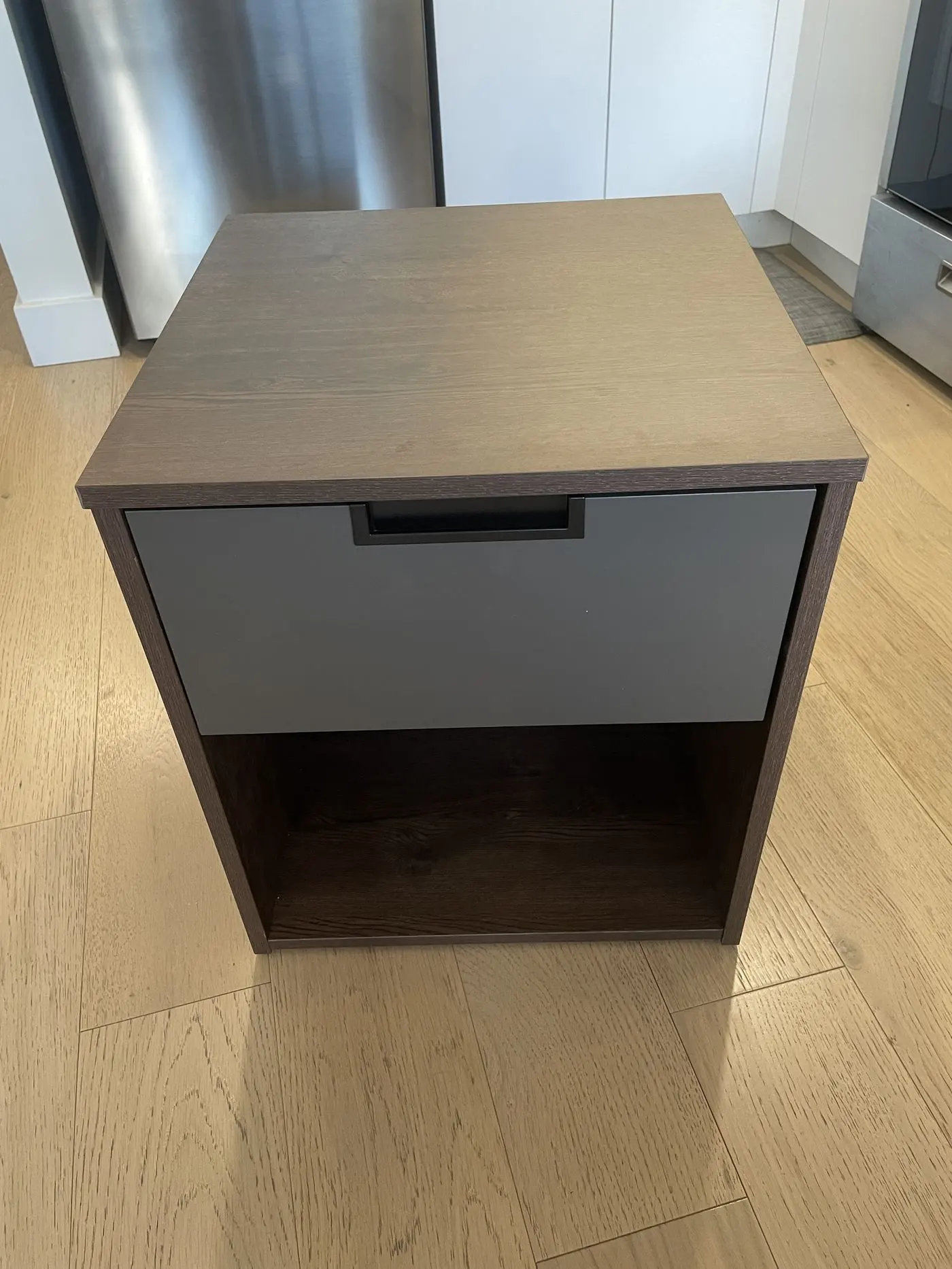 Lit ou table de chevet monté par Pierre (14/25)