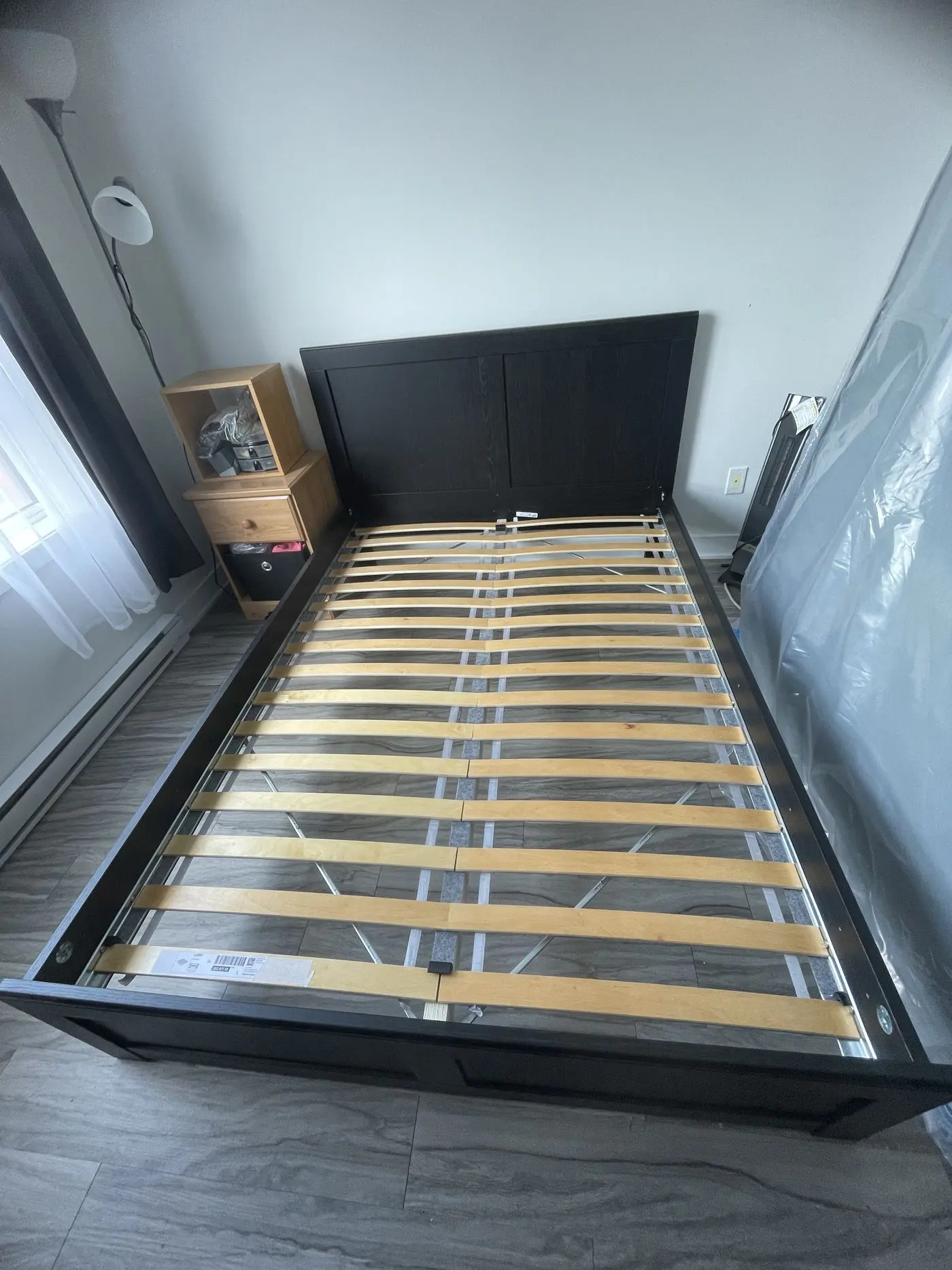Lit ou table de chevet monté par Pierre (16/25)