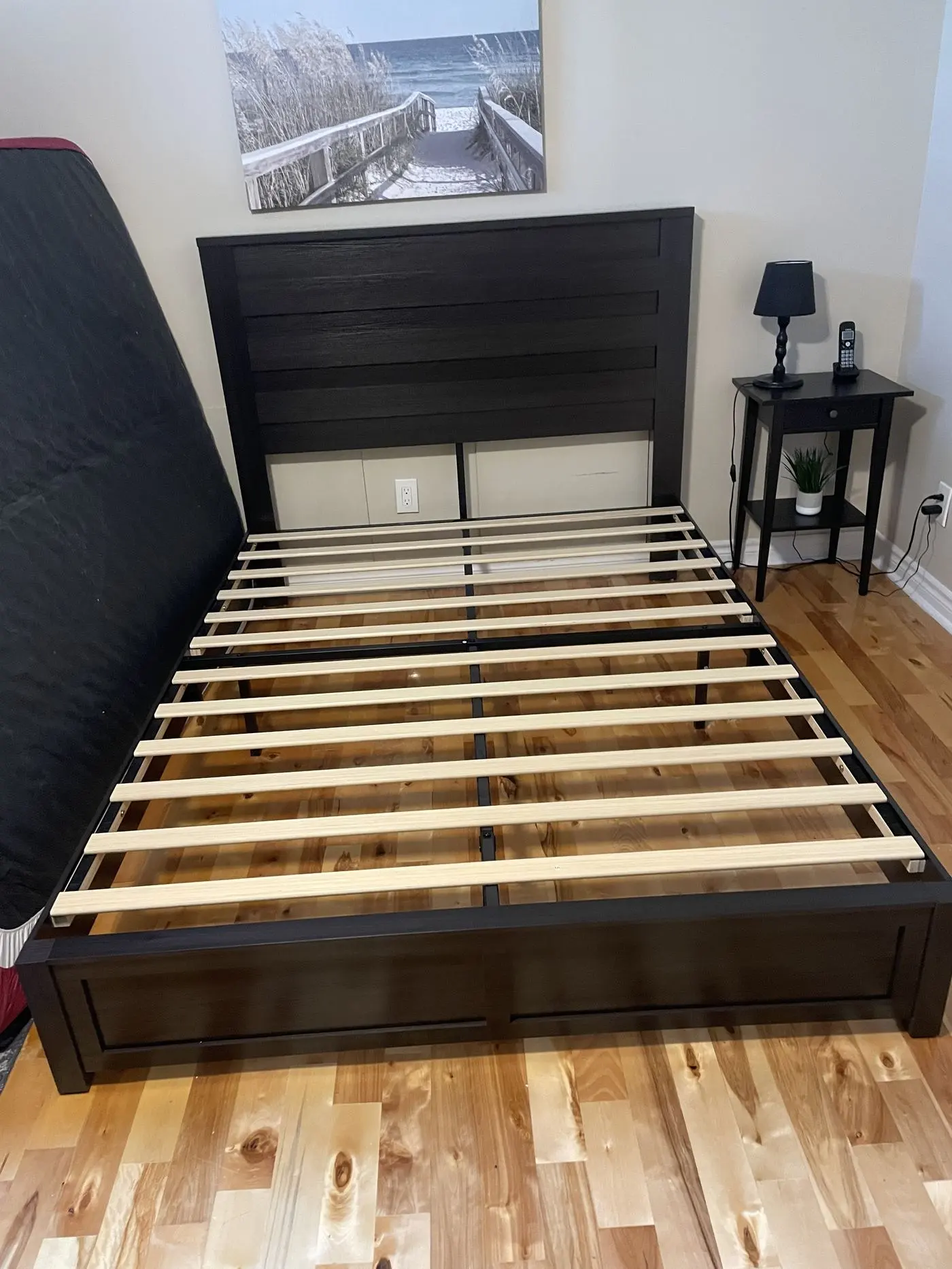 Lit ou table de chevet monté par Pierre (17/25)