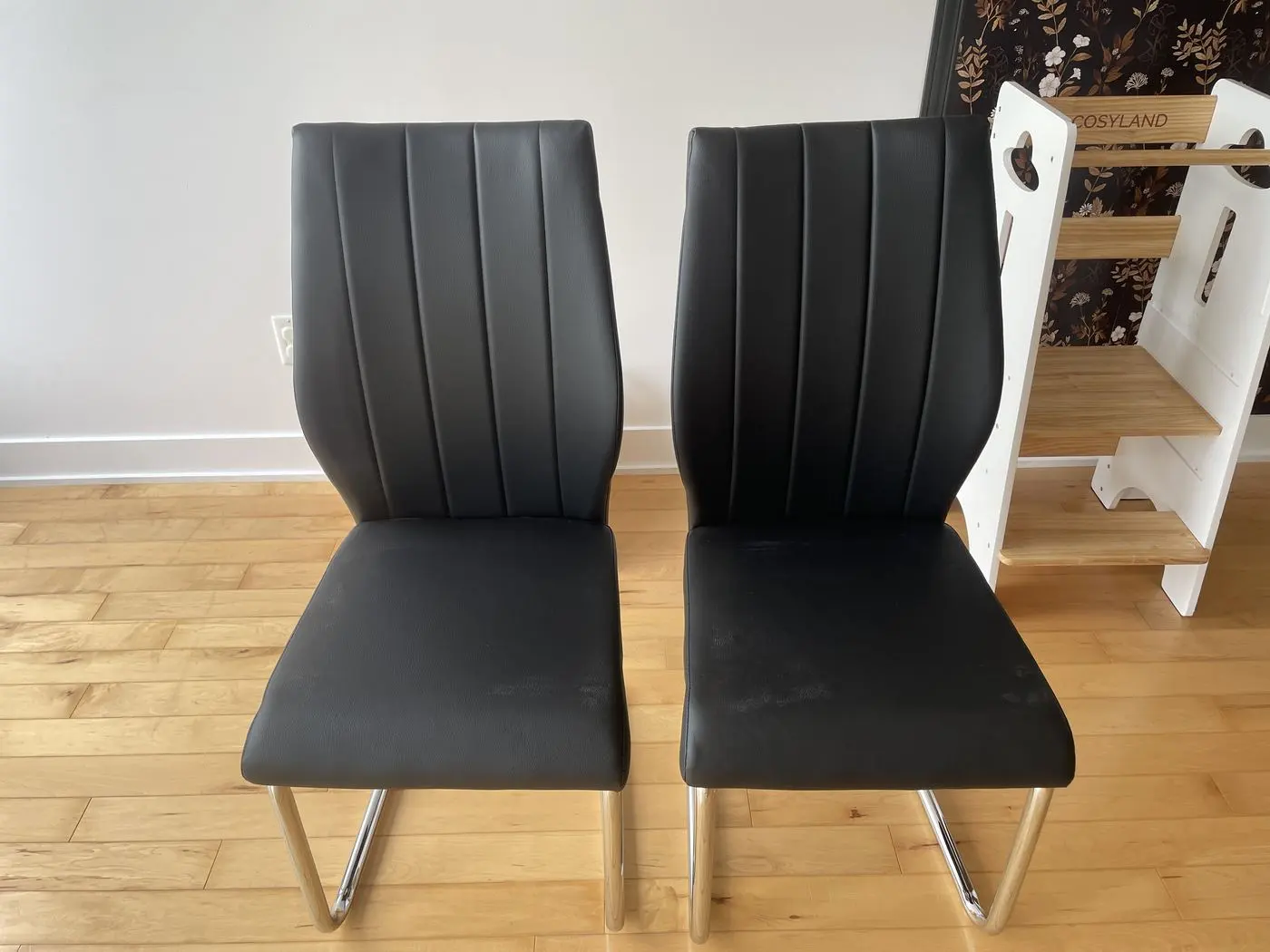 Table ou chaises montées par Pierre (4/4)
