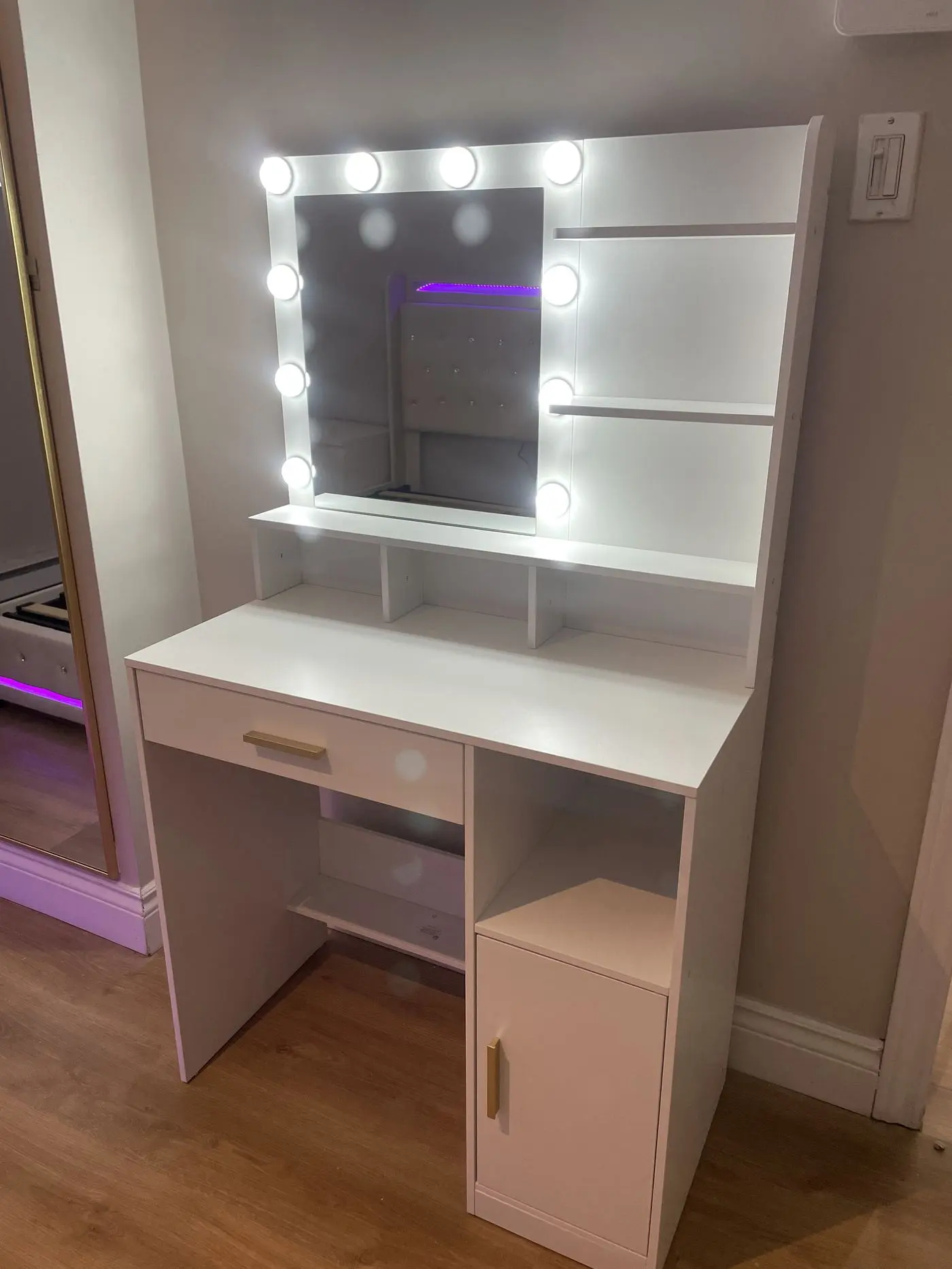 Commode ou coiffeuse montée par Pierre (3/14)