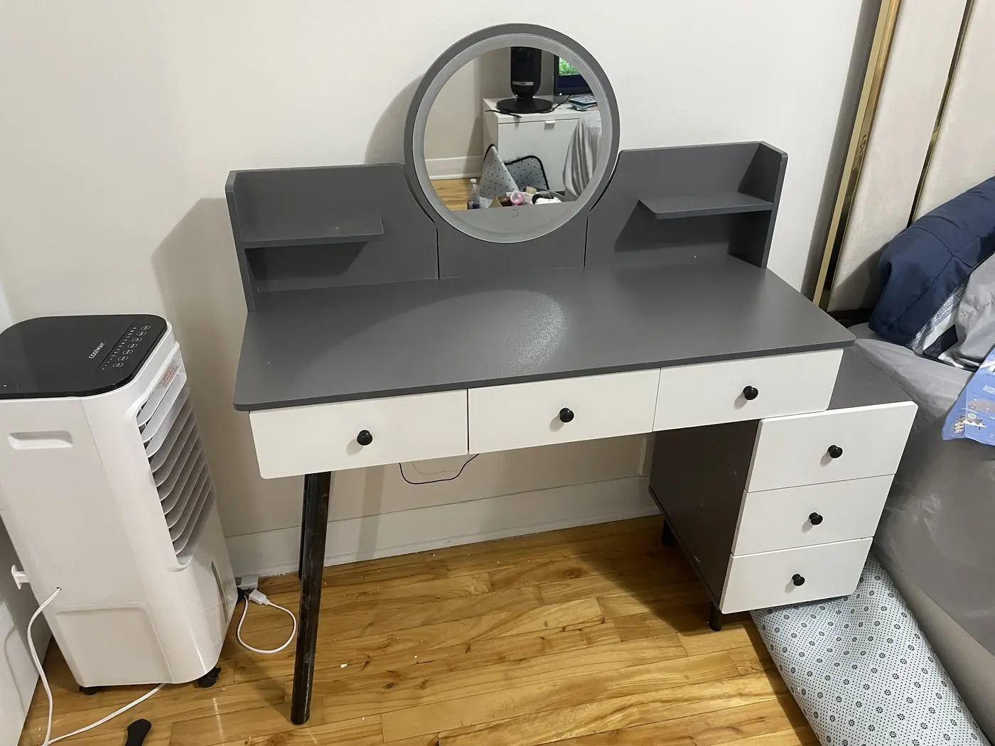 Commode ou coiffeuse montée par Pierre (8/14)