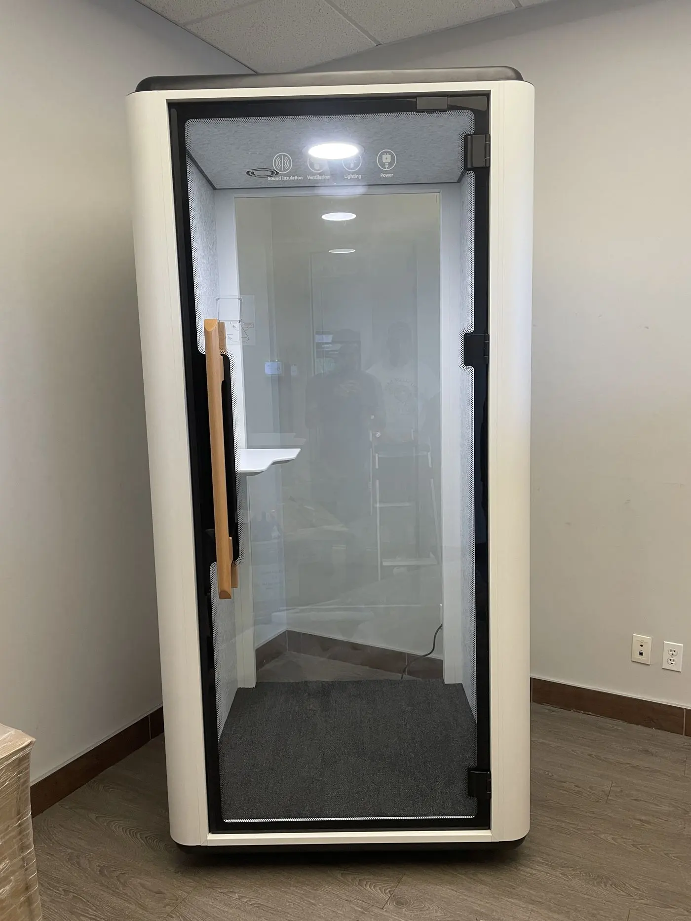Mobilier de bureau monté par Pierre (3/4)
