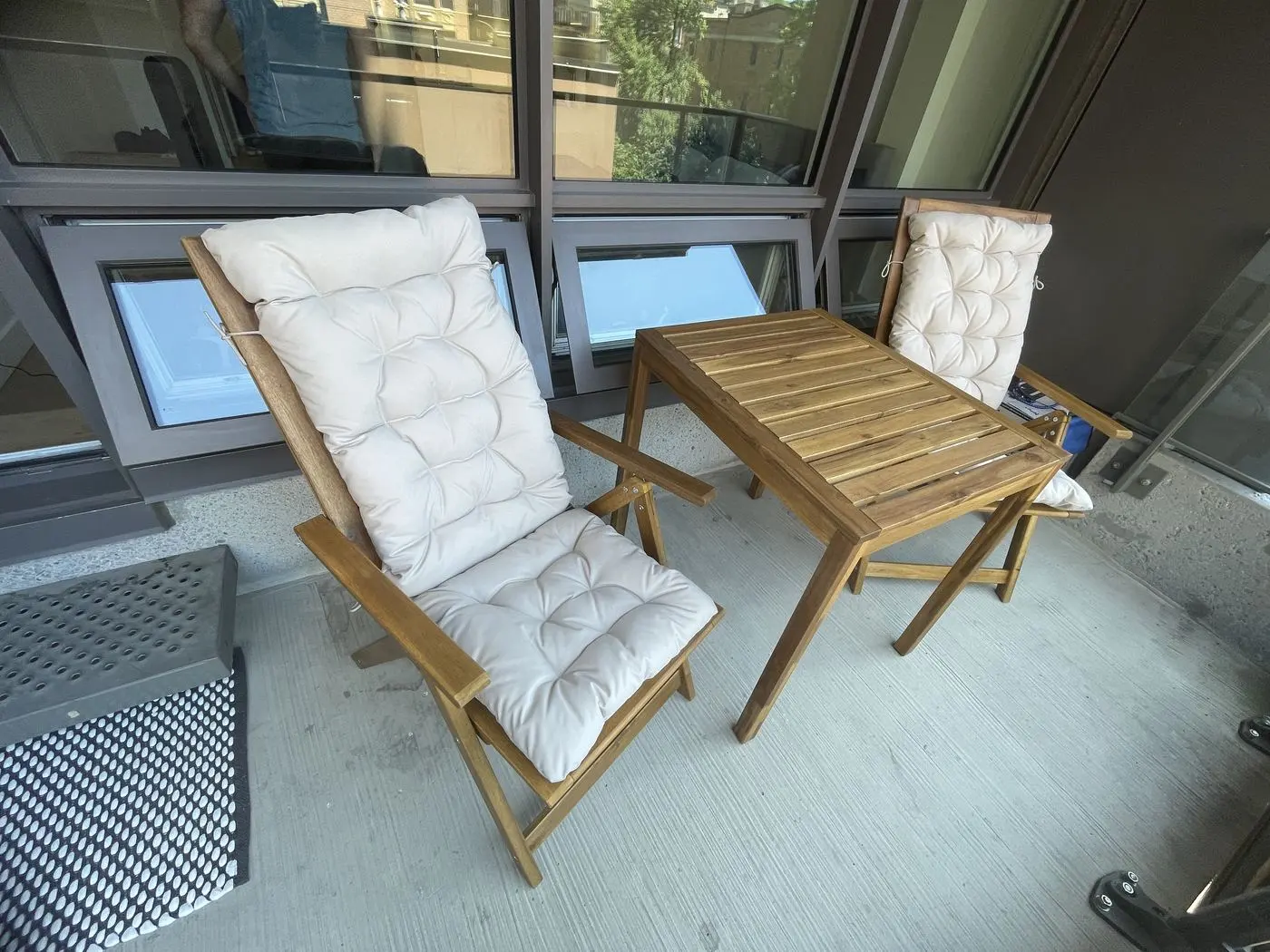 Mobilier extérieur monté par Pierre (2/8)