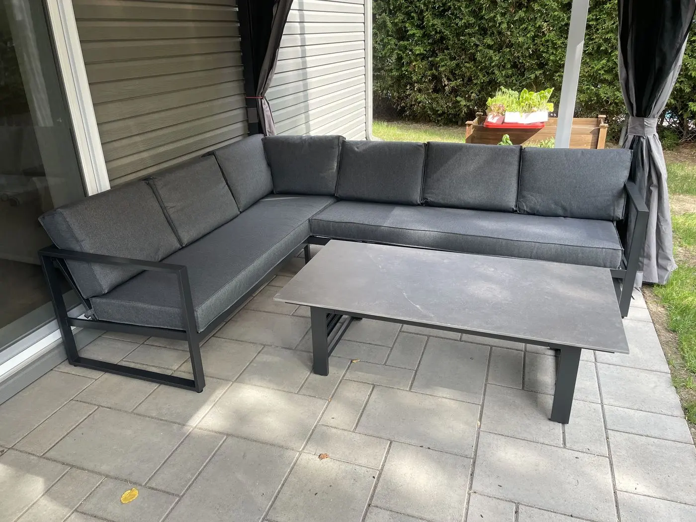 Mobilier extérieur monté par Pierre (8/8)